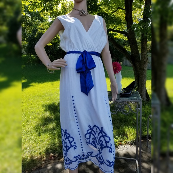 Sweet Embroidered JPR Dress - Picture 3 of 5